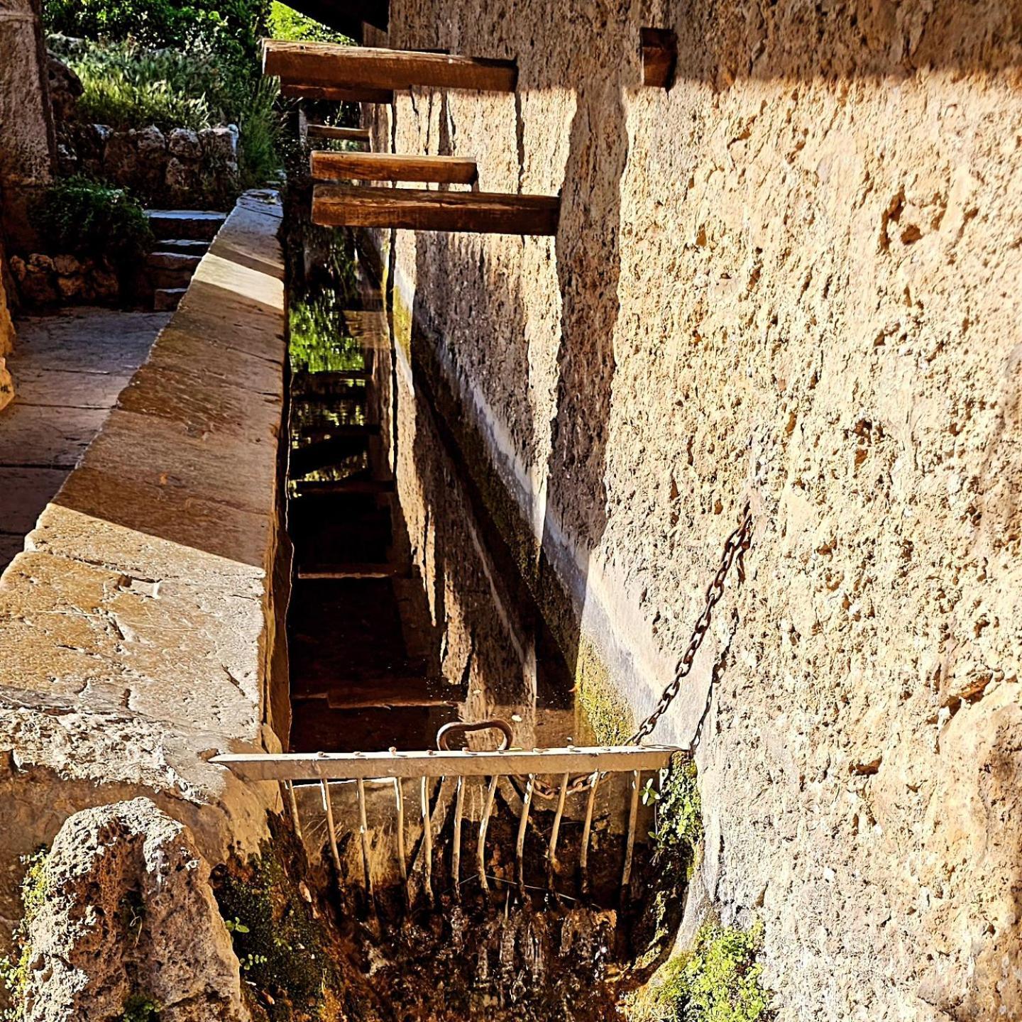 Au Coeur Du Village Provencal Туртур Екстериор снимка
