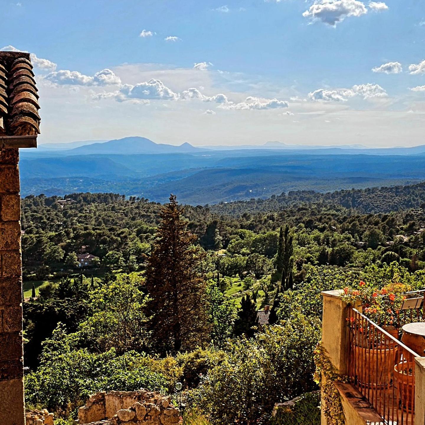 Au Coeur Du Village Provencal Туртур Екстериор снимка